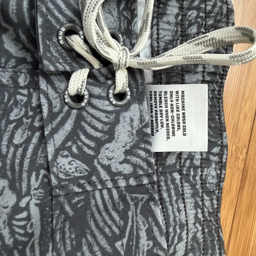 AKHG Alaskan Hardgear Swim Trunks Mens 36 Gray Fish Print 8